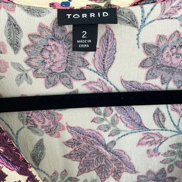 Torrid Women Floral Blouse Long Sleeve Rayon V-Neck Embroidered Purple Size 2/2X - Picture 5 of 16